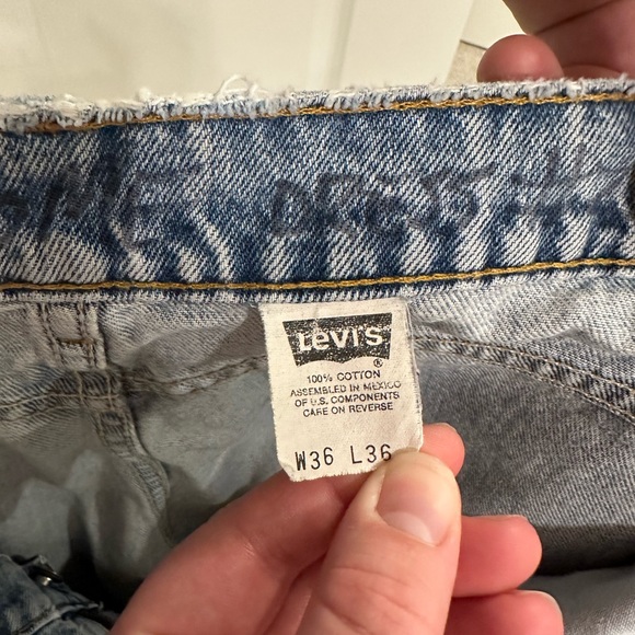 Levi’s Light Wash 36 x 36 Regular Fit Jeans - Picture 5 of 6